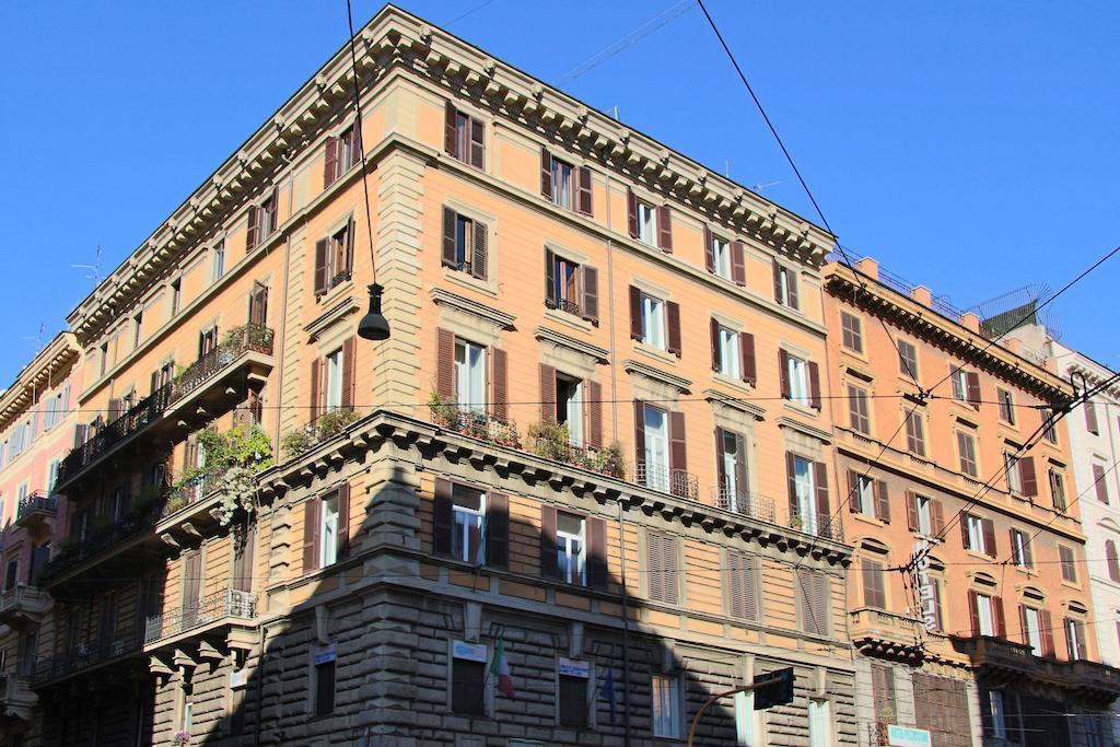 Апартаменты Da Sabrina Cavour 57 Рим Номер фото